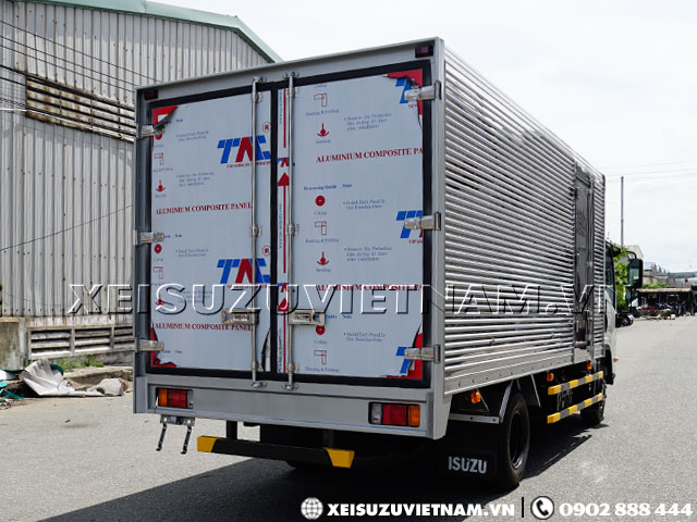 Xe tải Isuzu 4 tấn thùng kín - NPR85KE4 giao ngay - Xeisuzuvietnam.vn