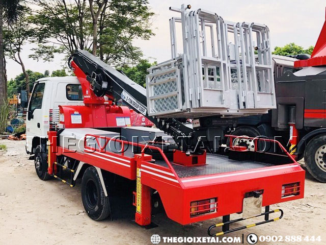 Xe tải Isuzu QKR77FE4 1T4 gắn cẩu nâng người - Xeisuzuvietnam.vn