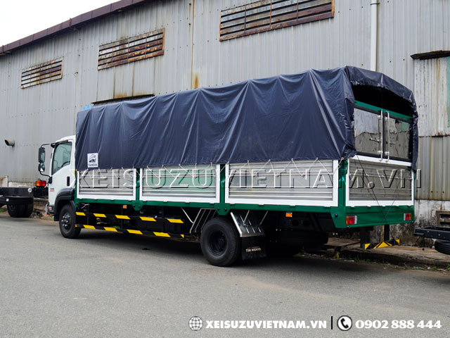 Xe tải Isuzu 6T5 thùng bạt FRR90NE4 giá hấp dẫn - Xeisuzuvietnam.vn