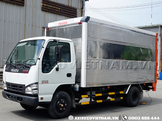Xe tải Isuzu 1T9 mui kín bửng nâng QKR270 giá rẻ - Xeisuzuvietnam.vn