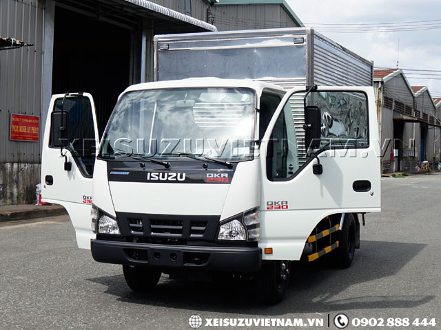 Xe tải Isuzu 2T5 thùng kín - QKR77FE4 giá tốt - Xeisuzuvietnam.vn